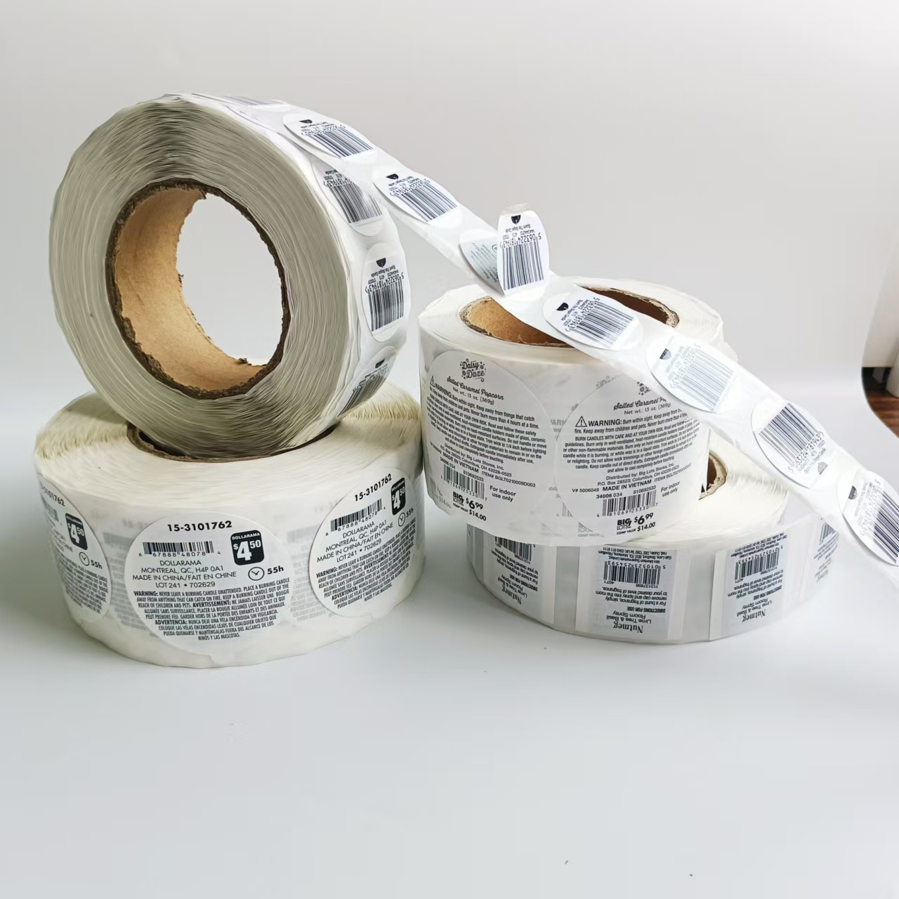 Cách loại bỏ vết bẩn khỏi miếng dán tự dính