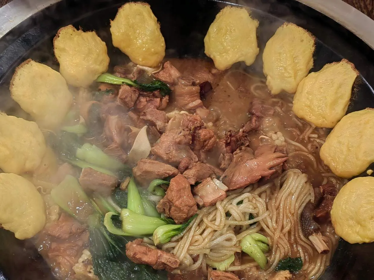 Quản lý Men tặng thêm suất ăn cho các thí sinh nỗ lực