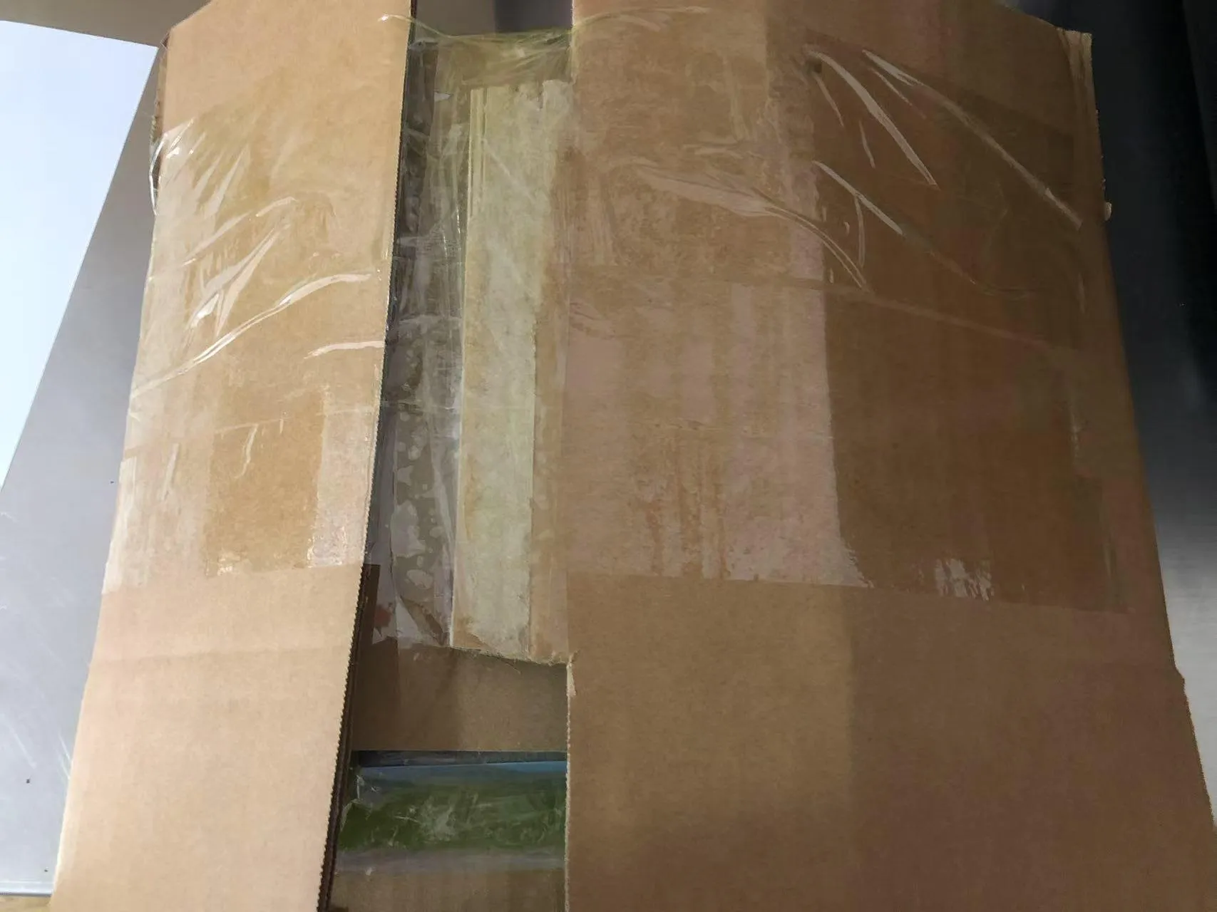 Tiến độ gửi sách dán trẻ em xách tay đến Uganda