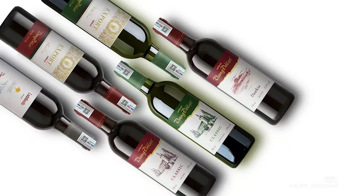 Những kỹ thuật nào thường được sử dụng cho nhãn rượu?