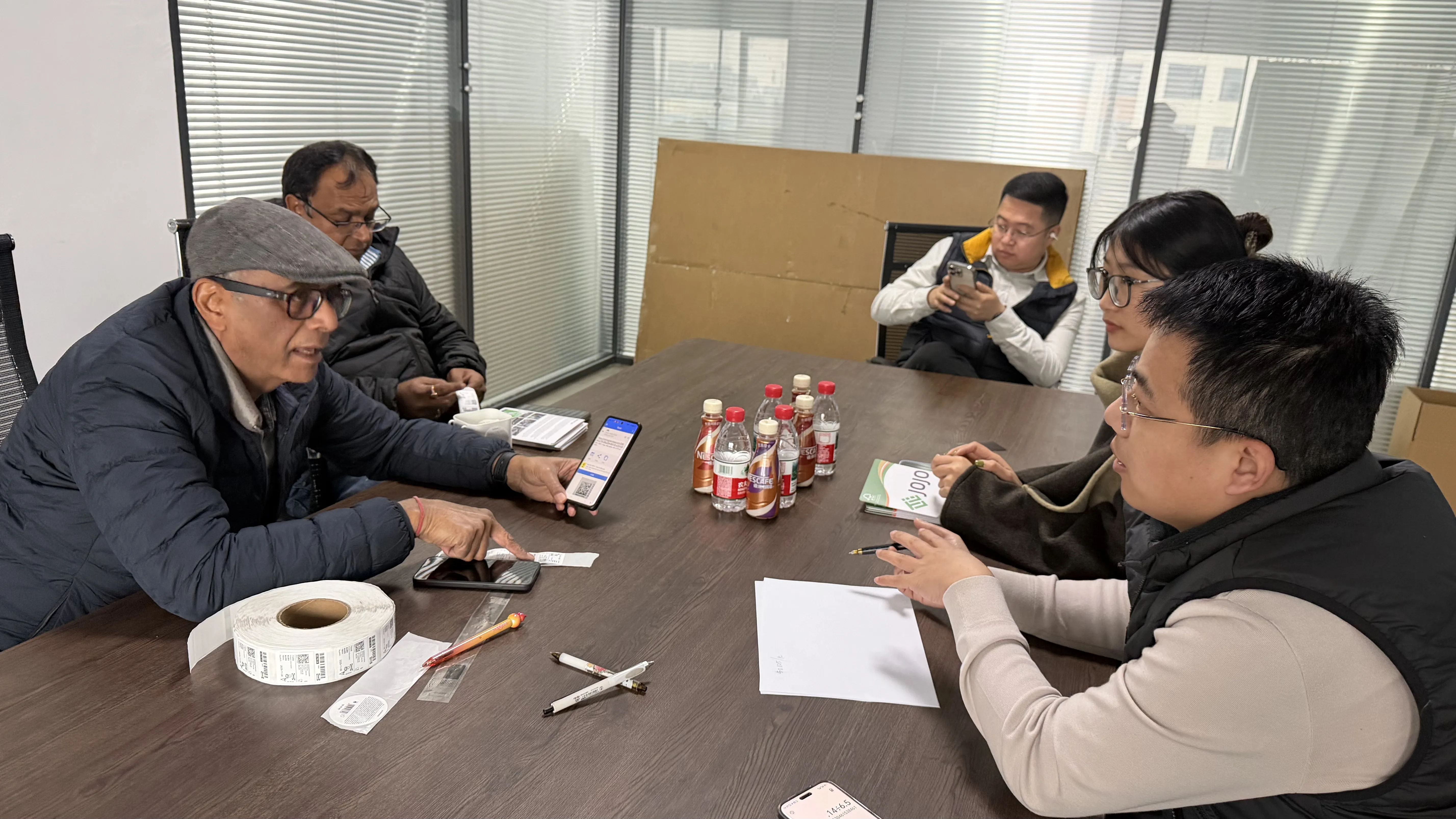 Nhiệt liệt chào mừng khách hàng đến thăm nhà máy của chúng tôi