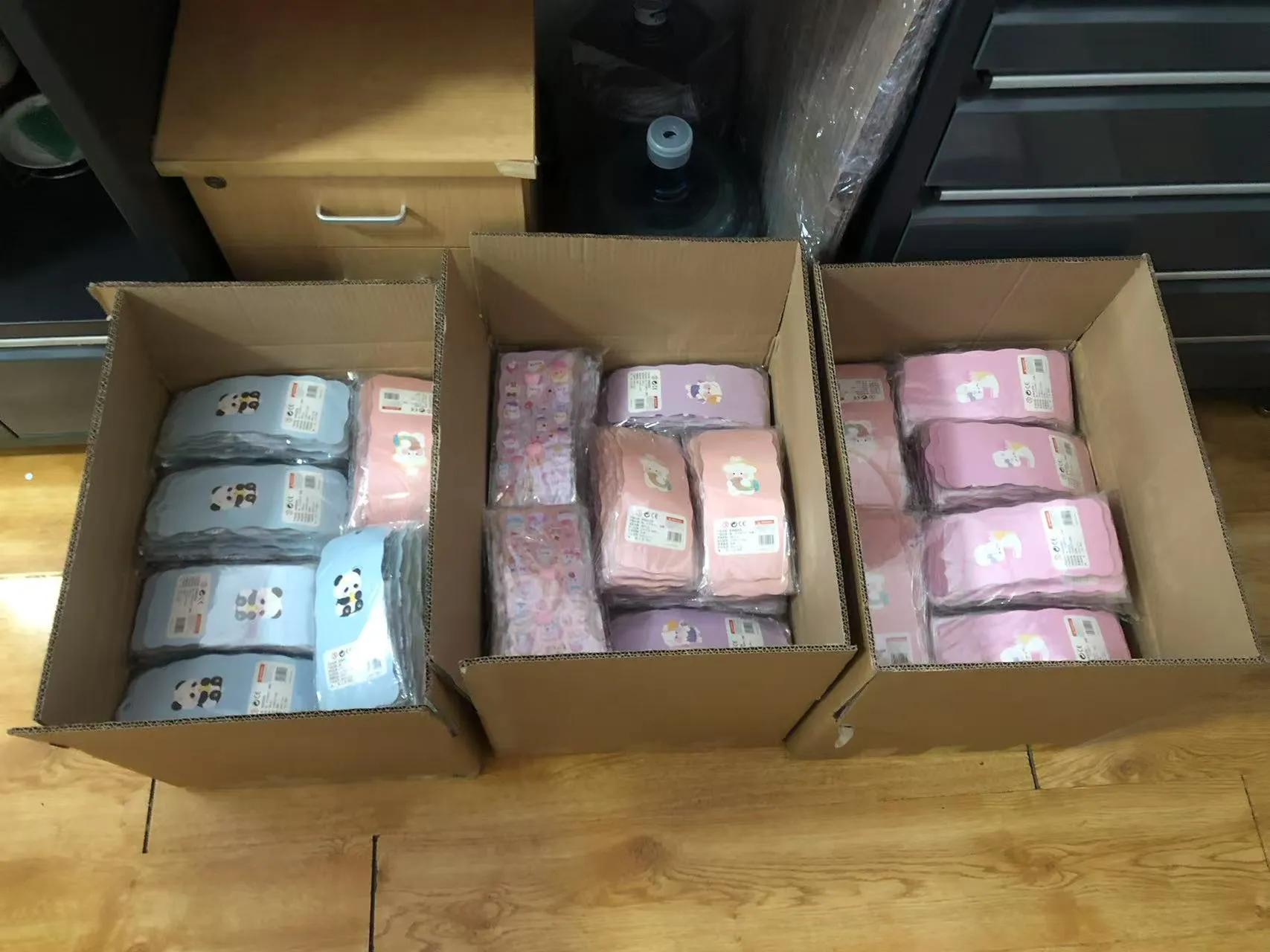 Bạn có thích miếng dán hình mông có thể bóp được không?